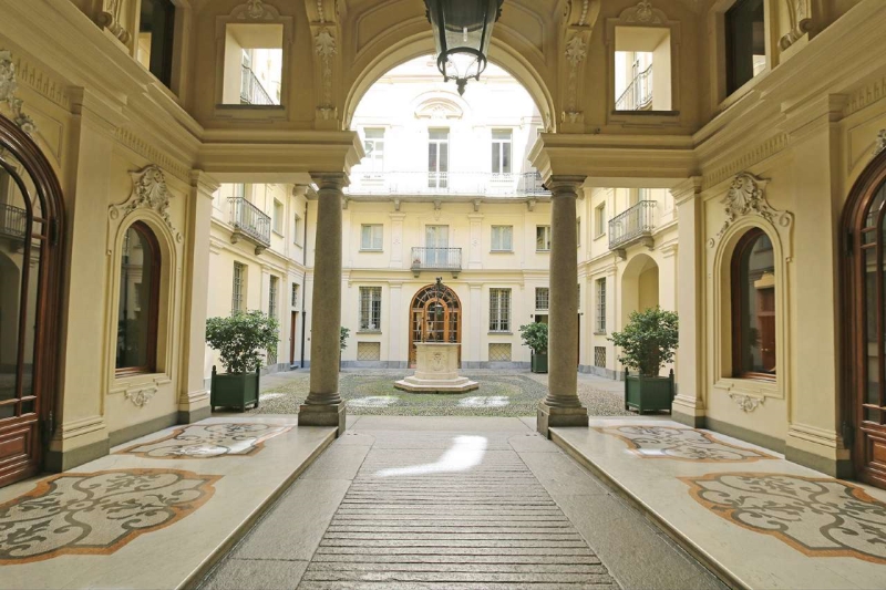 Cortile nel centro storico di Torino